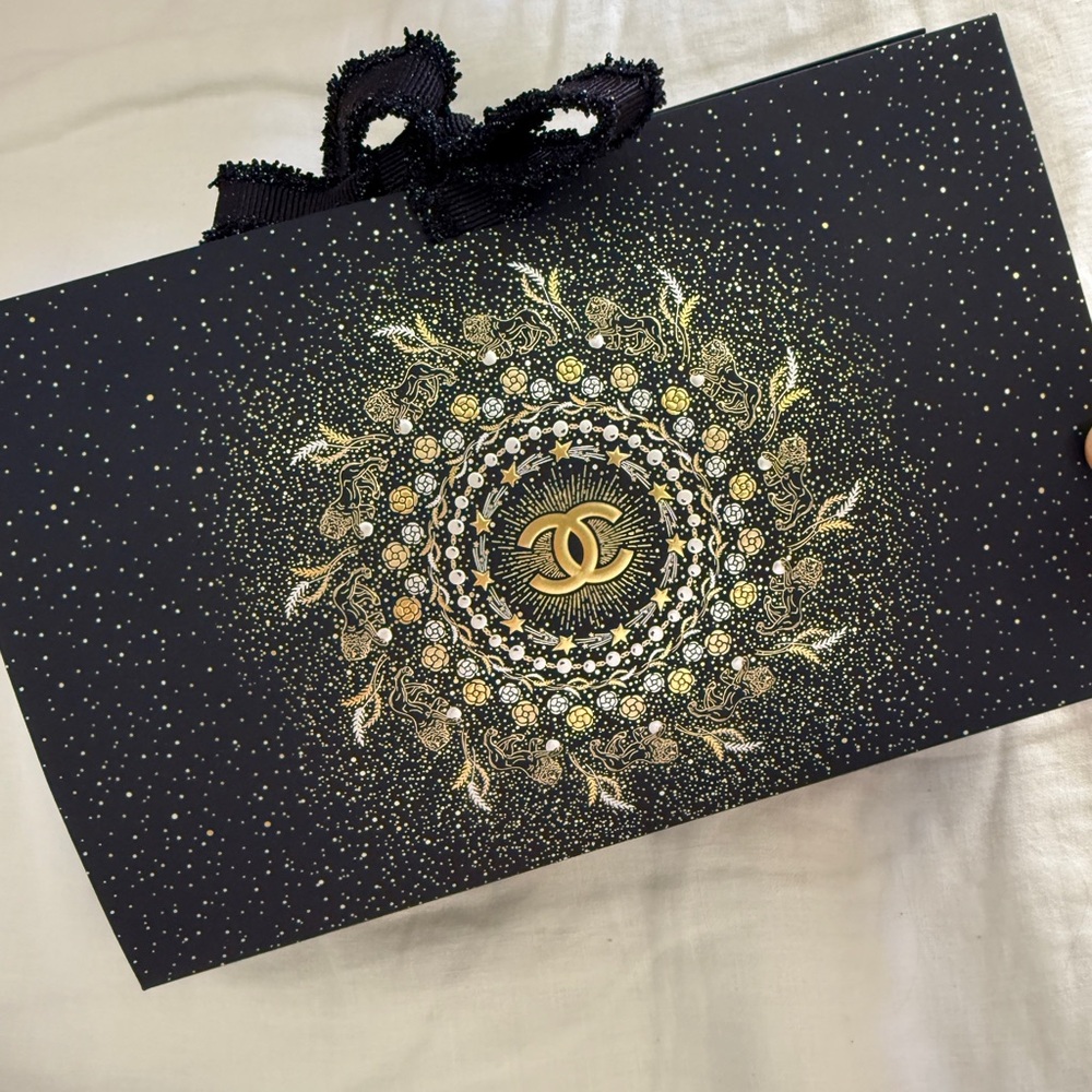Chanel 2025 Christmas Gold Comet and Camellia Charm - Picture 4 of 7